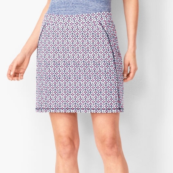 T by Talbots everyday yoga skirt with short pink and navy medallion print medium - Picture 1 of 6